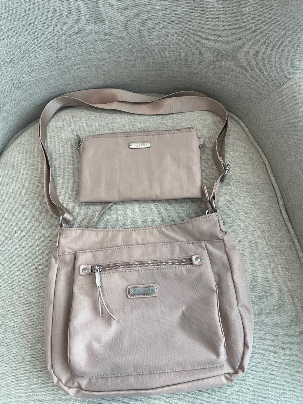 Baggallini Uptown Bagg Crossbody + RFID Wrist Woodrose